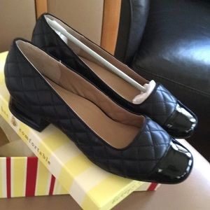 Beautiful rich black leather Bettye Muller soft nappa shoes 8.5